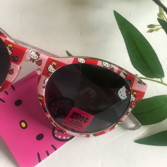 NEW NWOT Girls Hello Kitty Sunglasses. - Picture 2 of 3